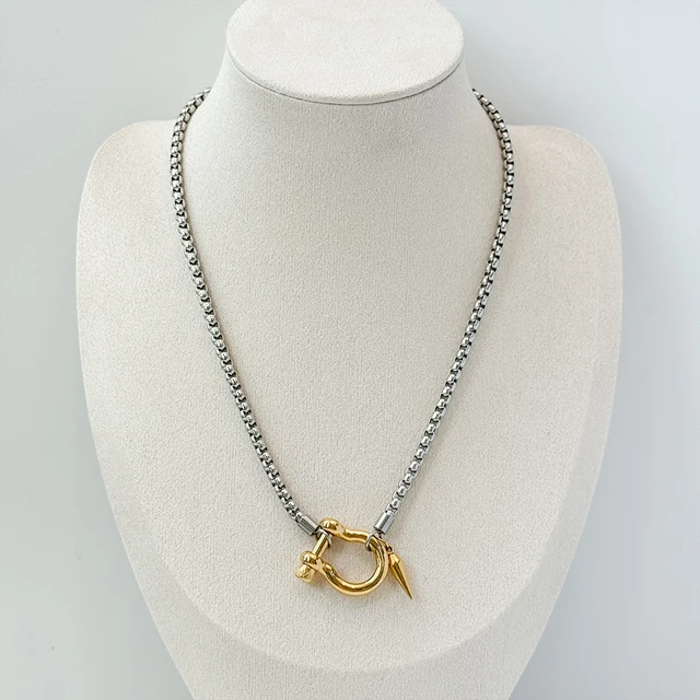 Horseshoe Necklace